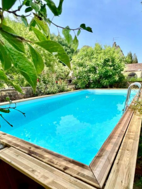 Charming house for 14 pool and indoor hottub